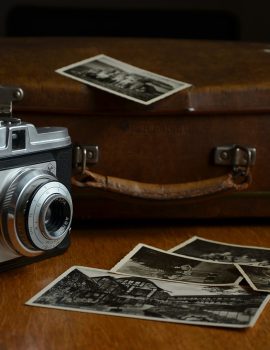 camera, luggage, polaroid photos-514992.jpg